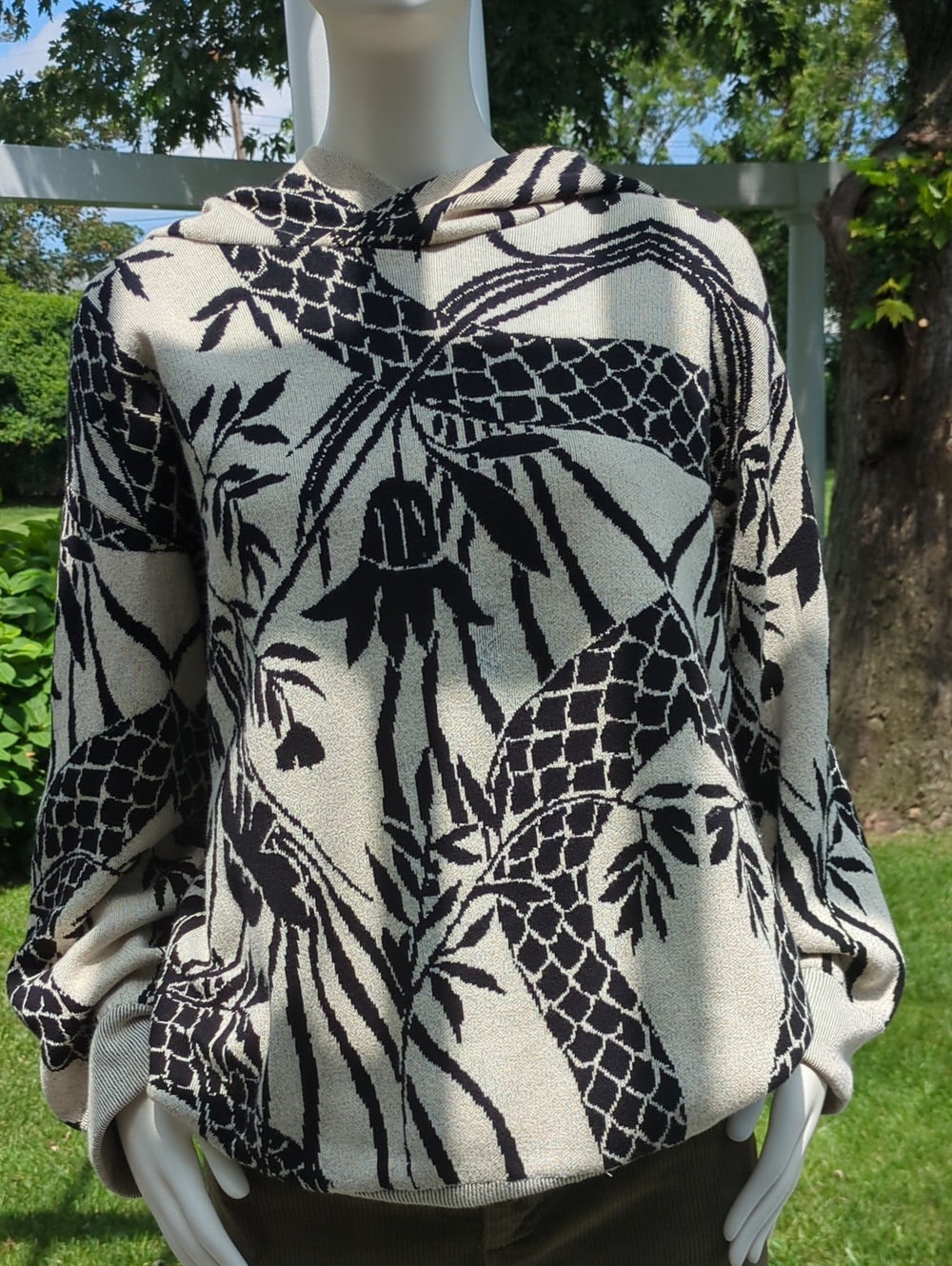 (nude) Black and Cream Patterned Knit Pullover